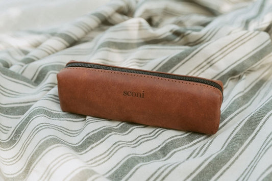 Wildleder-Etui mit Sconi-Prägung - Sconi Bibel